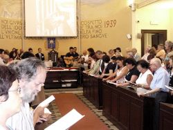 un momento del digiuno in aula sinodale (foto Riforma)