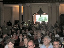 un momento del digiuno nel tempio (foto Riforma)